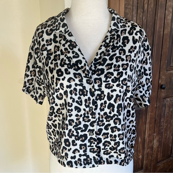 Code x Mode Leopard Print Button Down - Picture 3 of 5